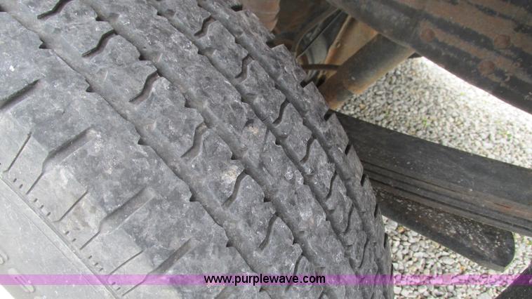 image for item J8536 2006 Ford F250 Super Duty XL pickup truck