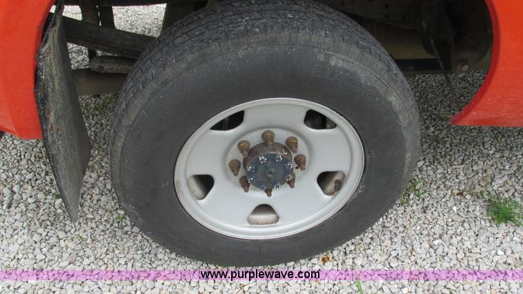 image for item J8536 2006 Ford F250 Super Duty XL pickup truck