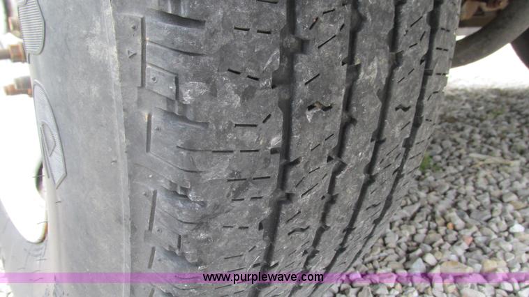 image for item J8536 2006 Ford F250 Super Duty XL pickup truck