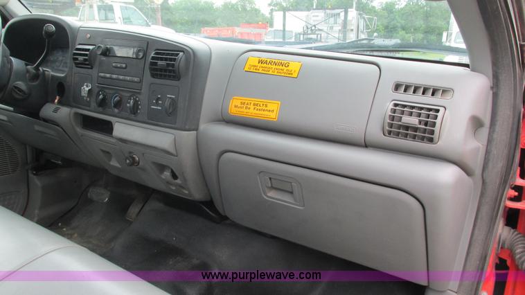 image for item J8536 2006 Ford F250 Super Duty XL pickup truck