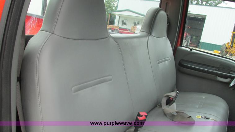 image for item J8536 2006 Ford F250 Super Duty XL pickup truck