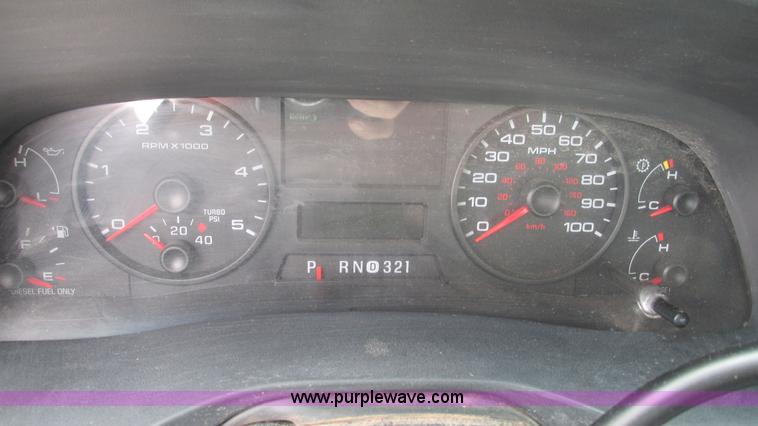 image for item J8536 2006 Ford F250 Super Duty XL pickup truck