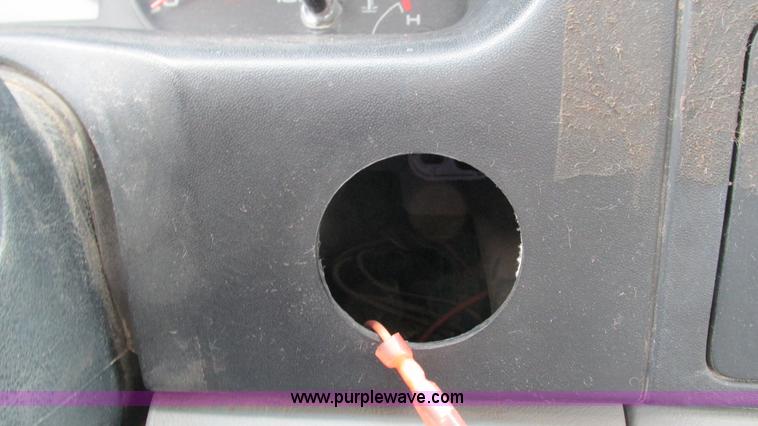 image for item J8536 2006 Ford F250 Super Duty XL pickup truck