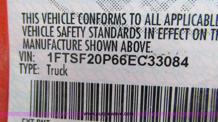 image for item J8536 2006 Ford F250 Super Duty XL pickup truck