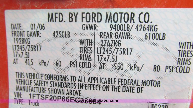 image for item J8536 2006 Ford F250 Super Duty XL pickup truck