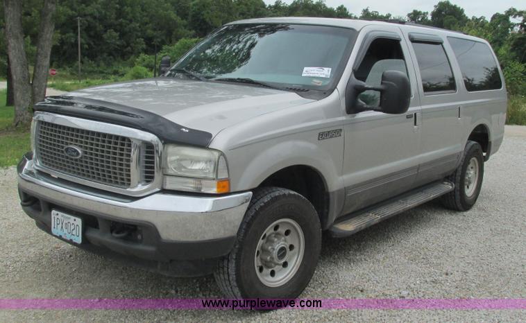 image for item J8537 2002 Ford Excursion XLT SUV