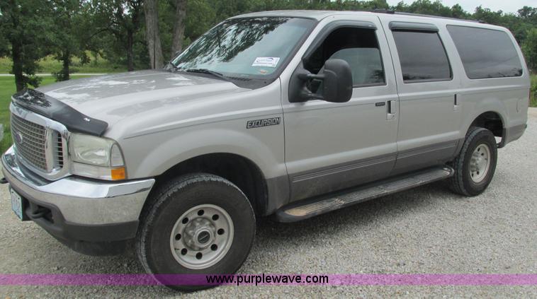 image for item J8537 2002 Ford Excursion XLT SUV
