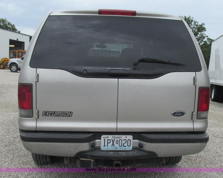 image for item J8537 2002 Ford Excursion XLT SUV