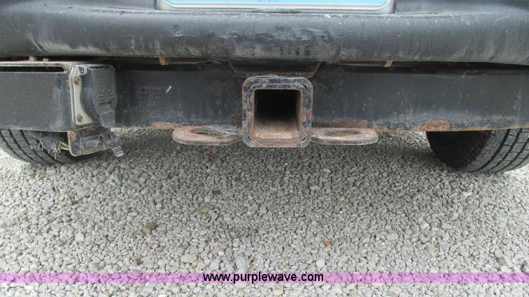 image for item J8537 2002 Ford Excursion XLT SUV