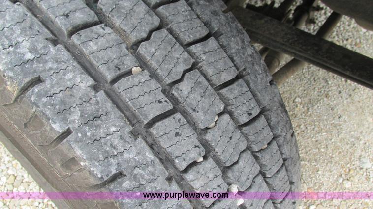 image for item J8537 2002 Ford Excursion XLT SUV