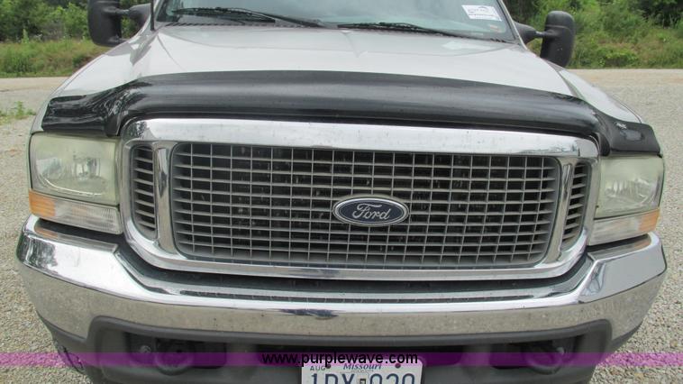 image for item J8537 2002 Ford Excursion XLT SUV