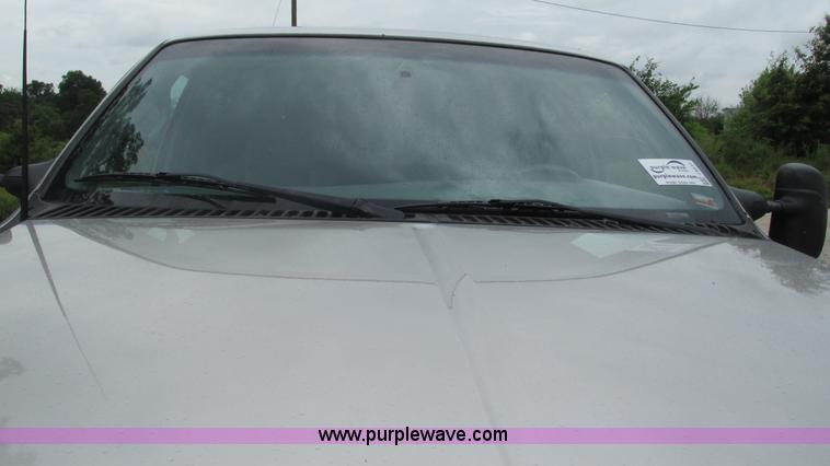 image for item J8537 2002 Ford Excursion XLT SUV