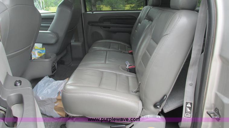 image for item J8537 2002 Ford Excursion XLT SUV