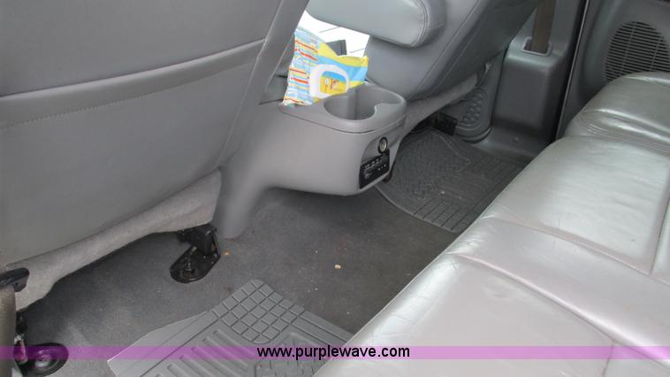 image for item J8537 2002 Ford Excursion XLT SUV