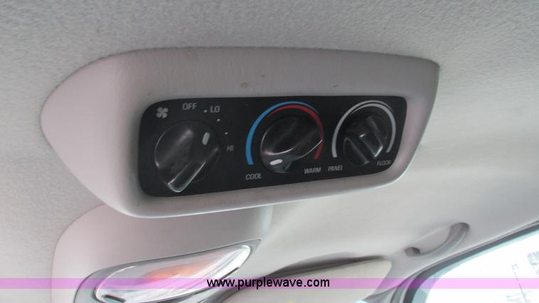 image for item J8537 2002 Ford Excursion XLT SUV