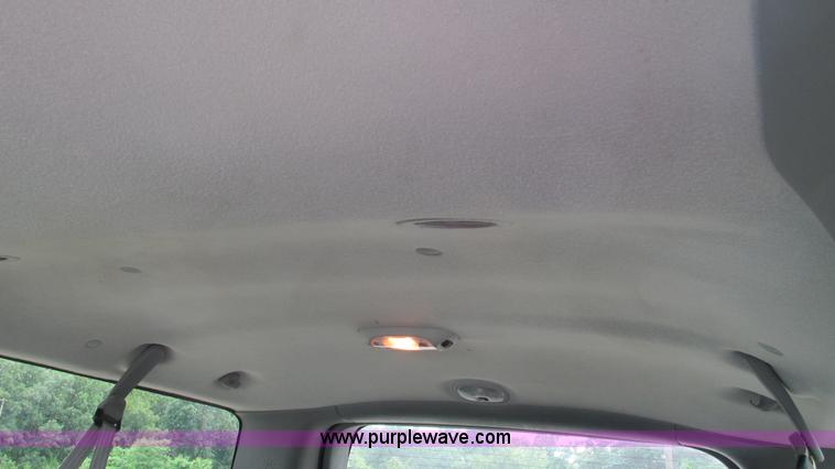 image for item J8537 2002 Ford Excursion XLT SUV