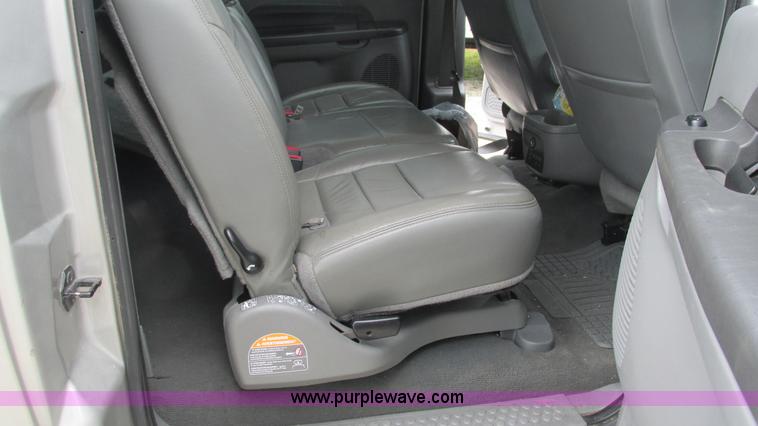 image for item J8537 2002 Ford Excursion XLT SUV