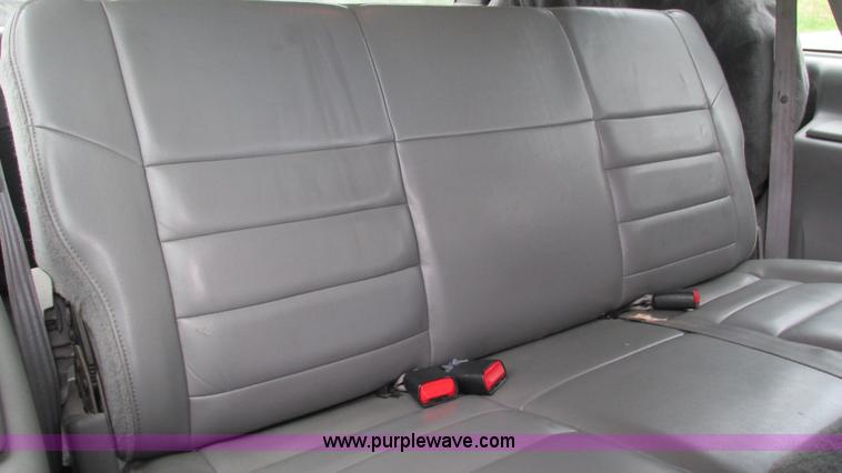 image for item J8537 2002 Ford Excursion XLT SUV