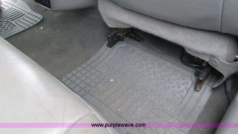 image for item J8537 2002 Ford Excursion XLT SUV