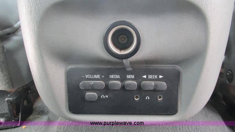 image for item J8537 2002 Ford Excursion XLT SUV
