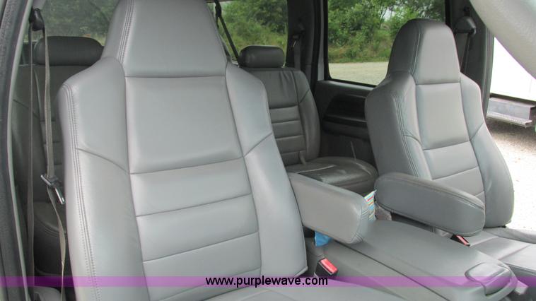 image for item J8537 2002 Ford Excursion XLT SUV