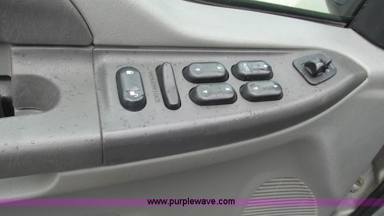 image for item J8537 2002 Ford Excursion XLT SUV