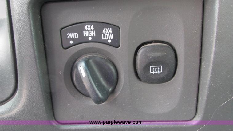 image for item J8537 2002 Ford Excursion XLT SUV