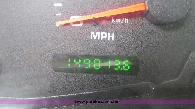 image for item J8537 2002 Ford Excursion XLT SUV