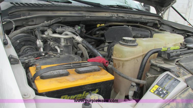 image for item J8537 2002 Ford Excursion XLT SUV