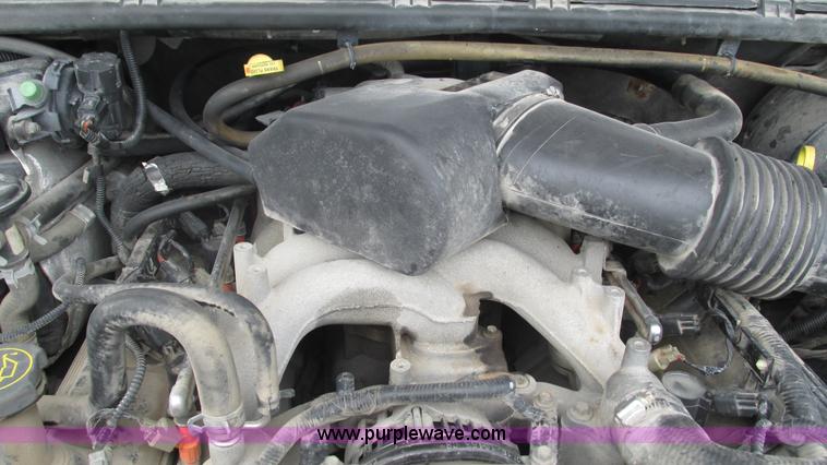 image for item J8537 2002 Ford Excursion XLT SUV