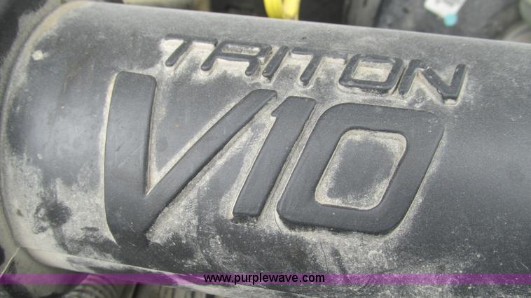 image for item J8537 2002 Ford Excursion XLT SUV