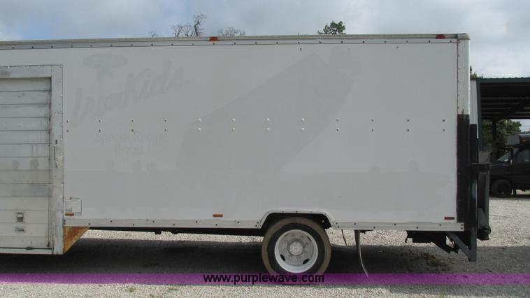 image for item J8538 1995 International 4700LPX box van