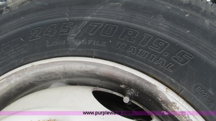 image for item J8538 1995 International 4700LPX box van