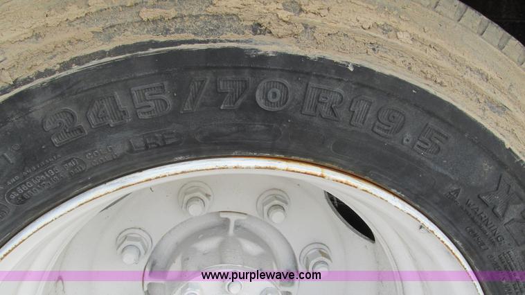 image for item J8538 1995 International 4700LPX box van