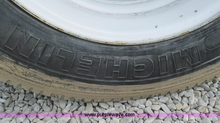 image for item J8538 1995 International 4700LPX box van