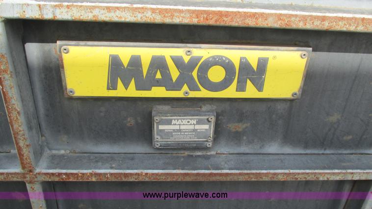 image for item J8538 1995 International 4700LPX box van