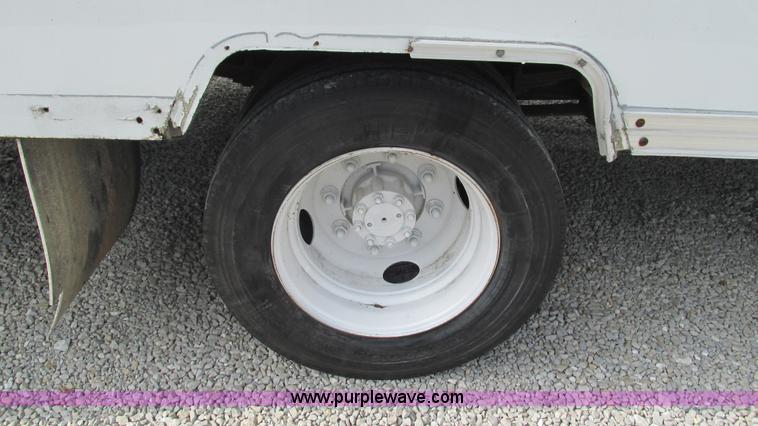 image for item J8538 1995 International 4700LPX box van