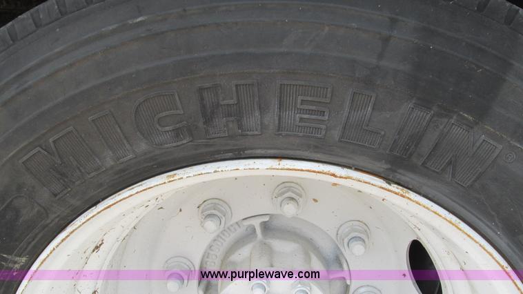 image for item J8538 1995 International 4700LPX box van