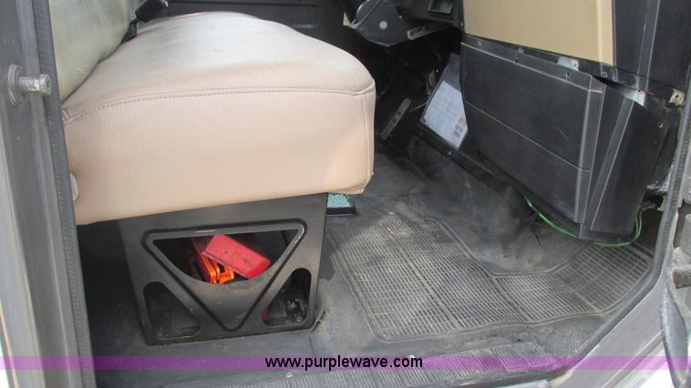 image for item J8538 1995 International 4700LPX box van