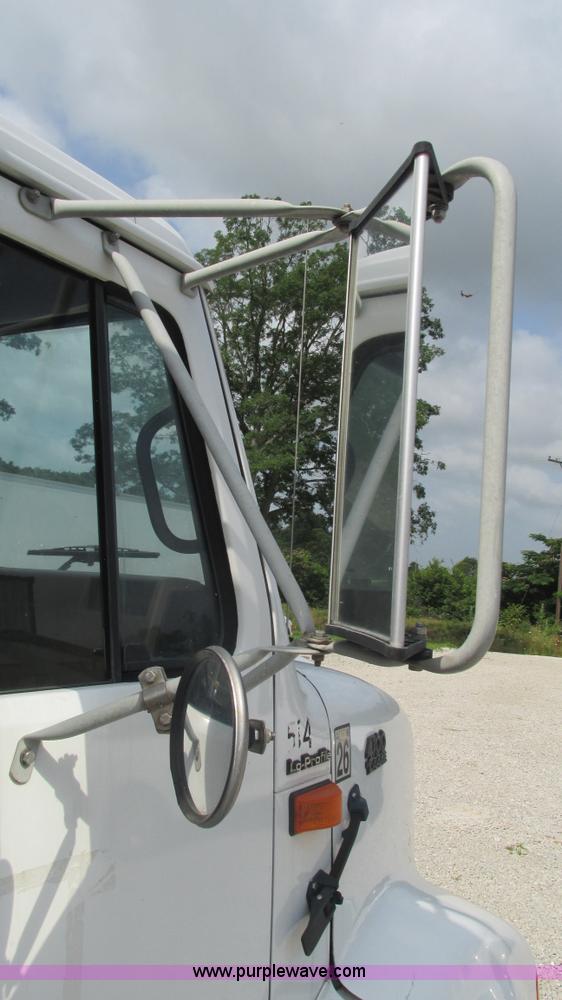 image for item J8538 1995 International 4700LPX box van