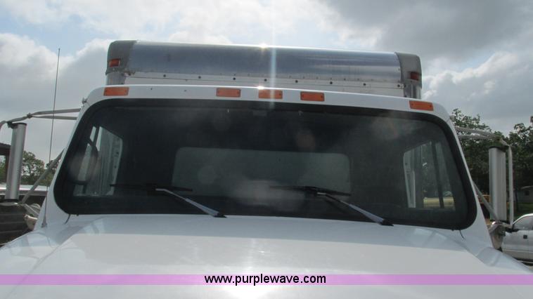 image for item J8538 1995 International 4700LPX box van