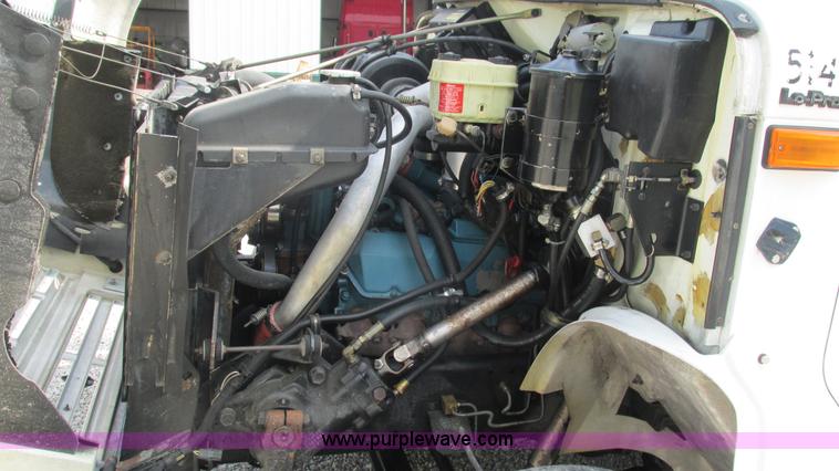 image for item J8538 1995 International 4700LPX box van