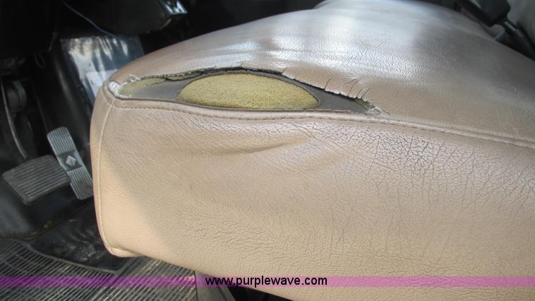 image for item J8538 1995 International 4700LPX box van