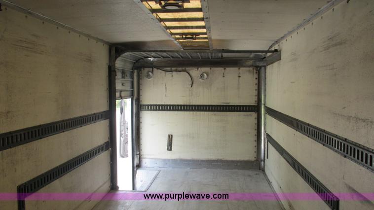 image for item J8538 1995 International 4700LPX box van