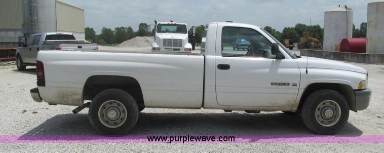image for item J8539 1999 Dodge Ram 2500 pickup truck