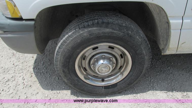 image for item J8539 1999 Dodge Ram 2500 pickup truck