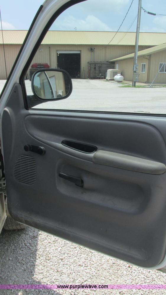 image for item J8539 1999 Dodge Ram 2500 pickup truck