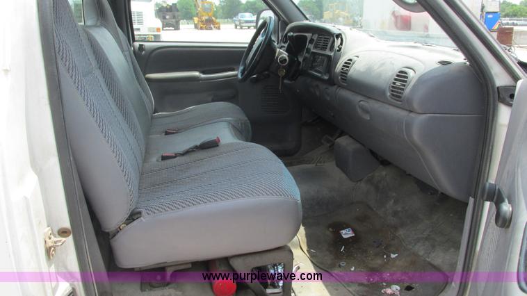 image for item J8539 1999 Dodge Ram 2500 pickup truck