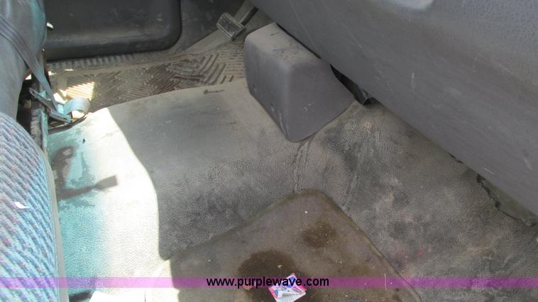 image for item J8539 1999 Dodge Ram 2500 pickup truck