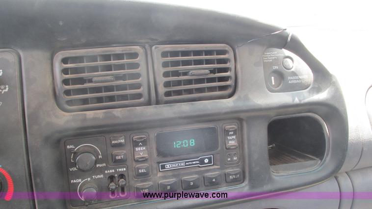 image for item J8539 1999 Dodge Ram 2500 pickup truck